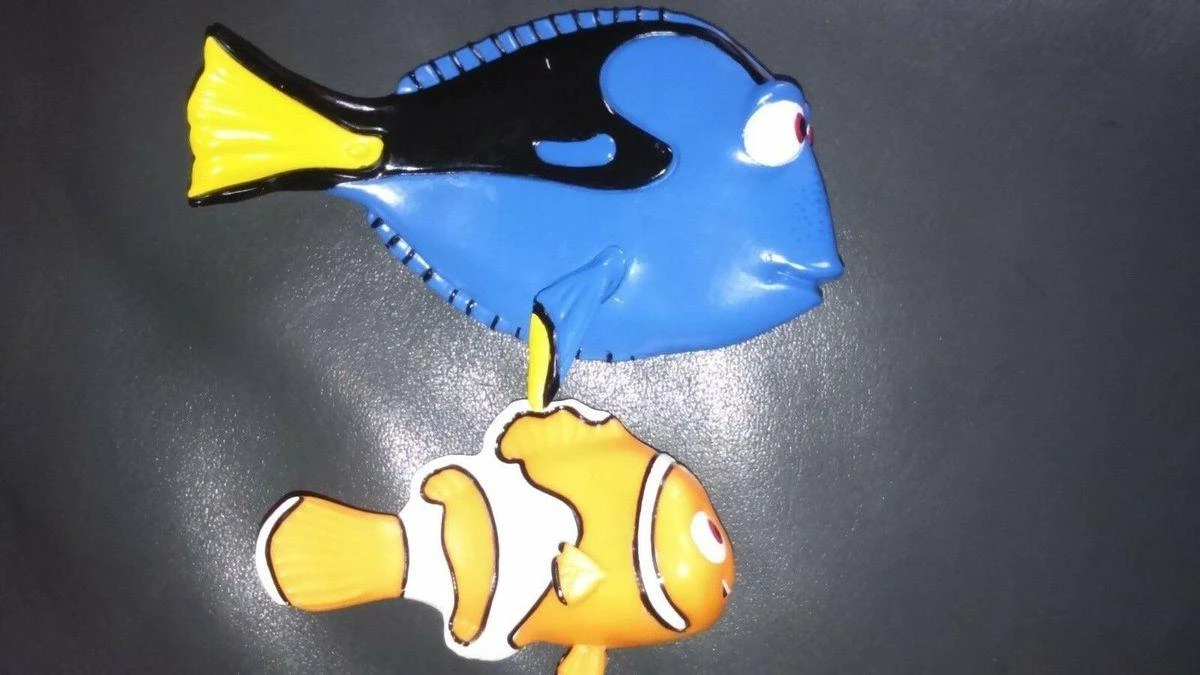Lot de 2 Magnets rigide disney disneyland paris nemo & dory en relief